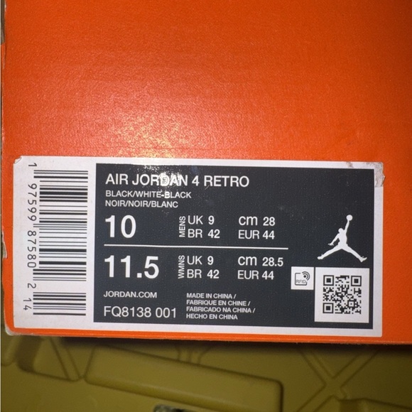 Athletic_Shoes